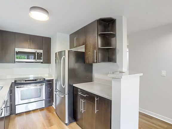 3rd image of 13842 NE 8th St #E201