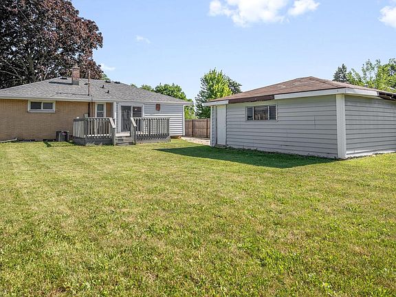3rd image of 7719 W Winfield AVENUE
