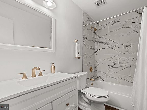 5th image of 47 Winslow Park Dr