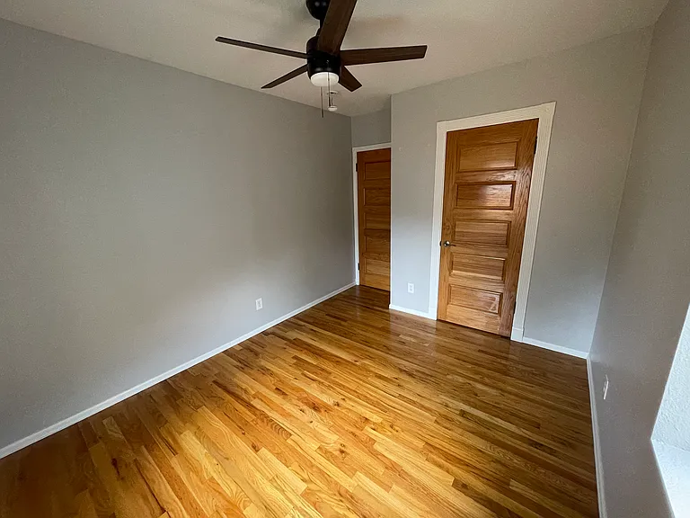 2920 N Race St — Photo 12