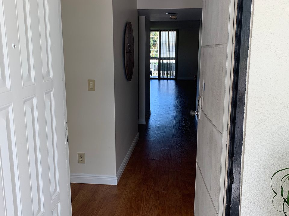 1st image of 2707 NE 14th St APT 201