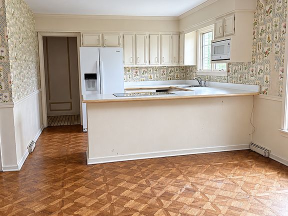 3rd image of 232 Donlea Rd