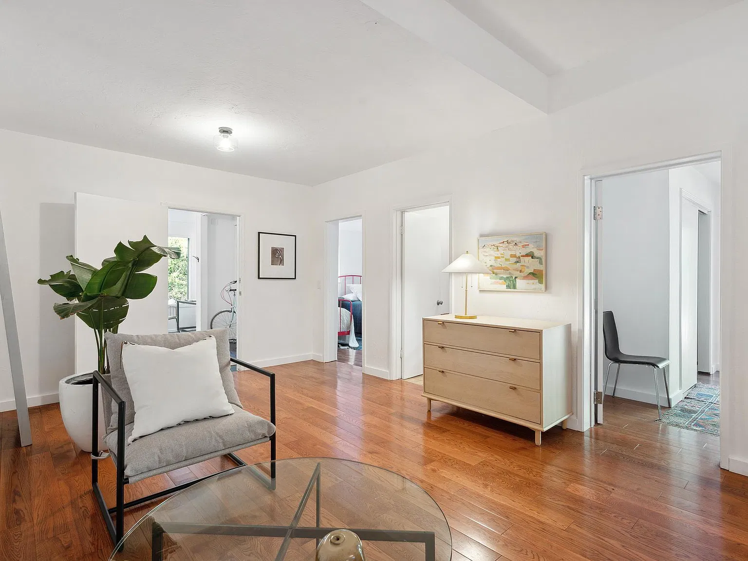 2 bed, 1050 sqft, $3,250 — Photo 2