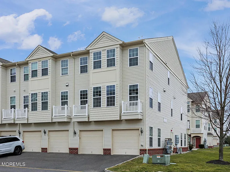 43 Jake Dr — Photo 3