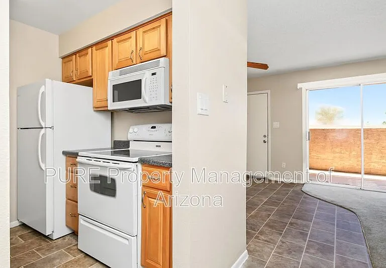 1224 E Evergreen St #102 — Photo 12