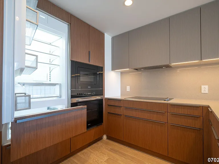 333 Ward Ave #1807 — Photo 19