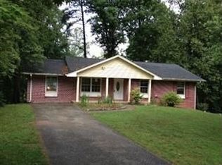 1246 Woodleigh Rd SW, Marietta, GA 30008