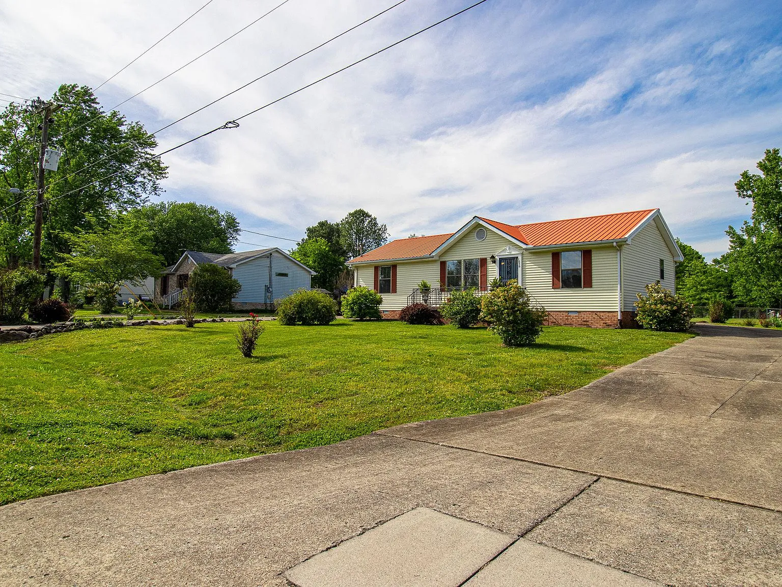 3 bed, 1292 sqft, $1,850 — Photo 1