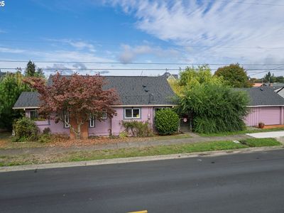 655 6th St, Myrtle Point, OR, 97458