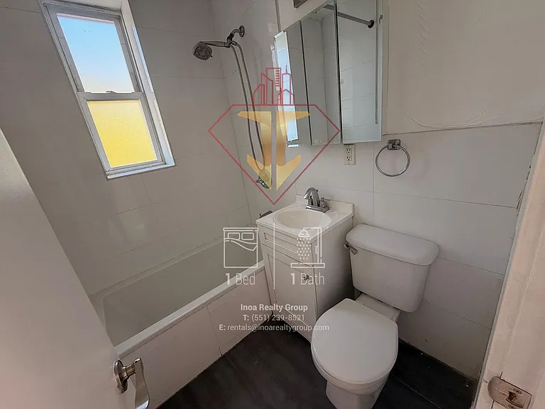 238-240 Garfield Ave #23 — Photo 7