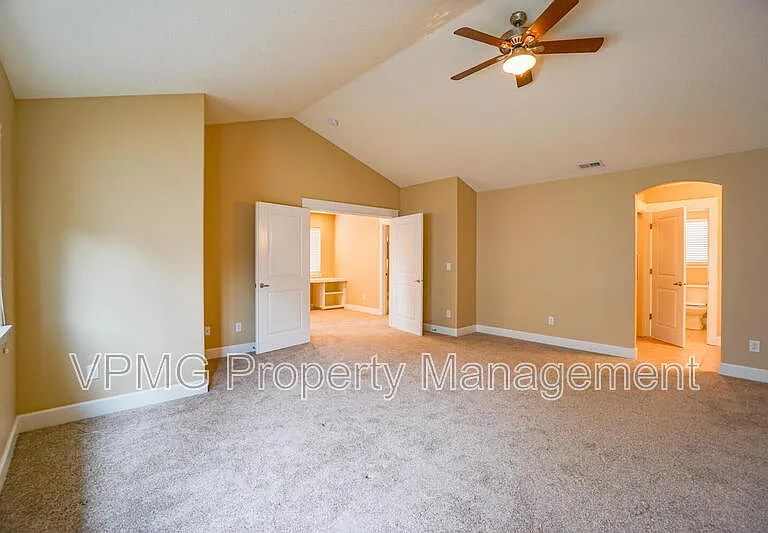 1403 SE 194th Pl — Photo 34