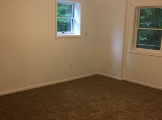 411 Liberty St, Smithville, MO 64089
