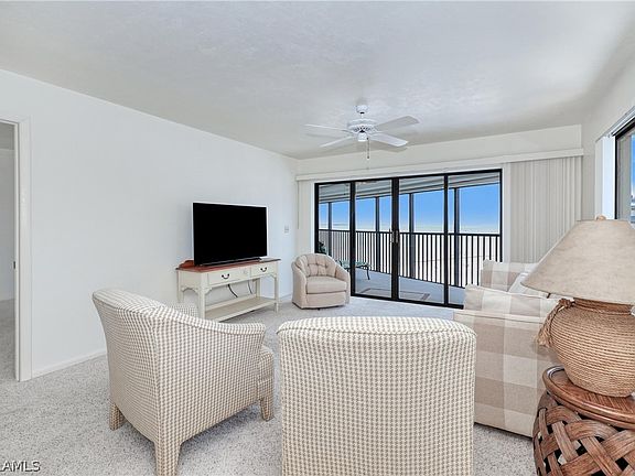 4th image of 394 Estero Blvd APT 604