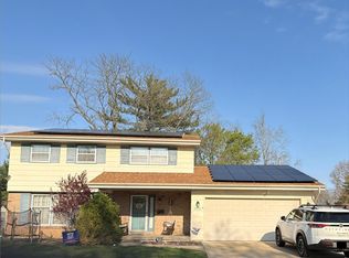 2605 6th St, Charleston, IL 61920