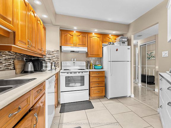 3rd image of 10 Guildwood Pkwy #329A