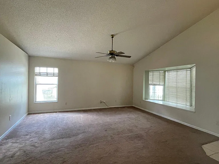 13634 Meadowpark Ave — Photo 4