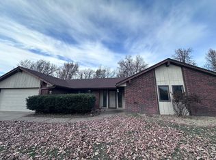 2076 Windmill Ln, Enid, OK 73703