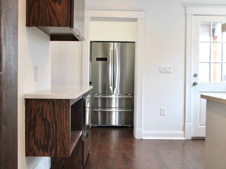 2704 Charlotte St — Photo 8