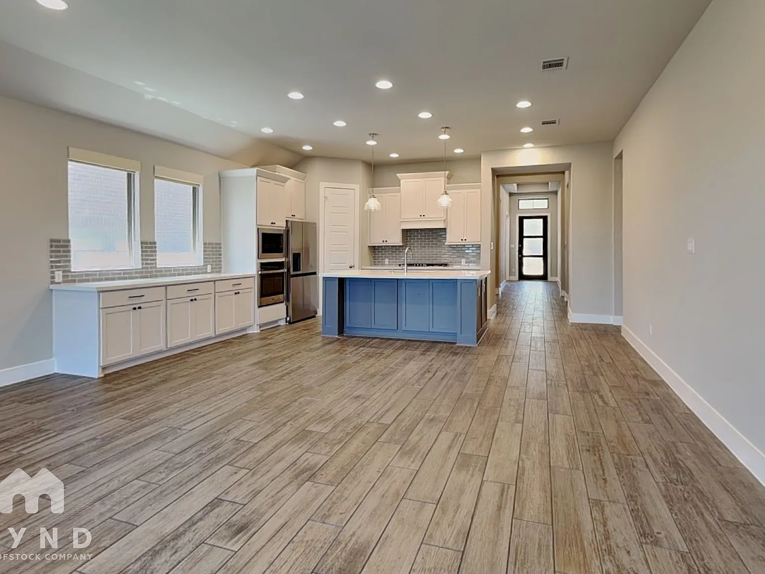 4 bed, 3.0 bath, 2373 sqft, $2,725 — Photo 3