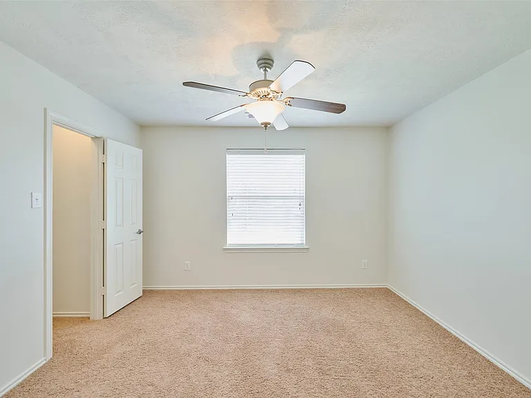 327 Bloomhill Pl — Photo 33