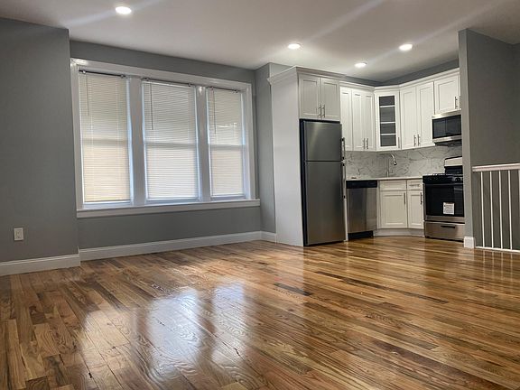 5th image of 556 Underhill Ave Floor 2