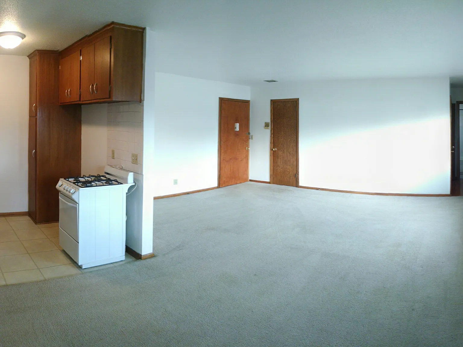 15 W Diamond Lake Rd — Photo 4