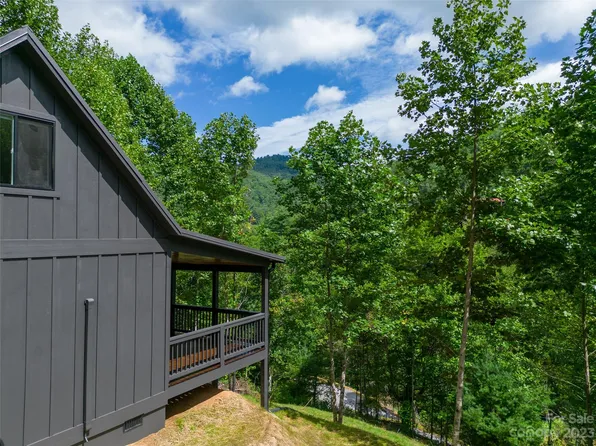 176 Hog Cove Rd, Sylva, NC 28779