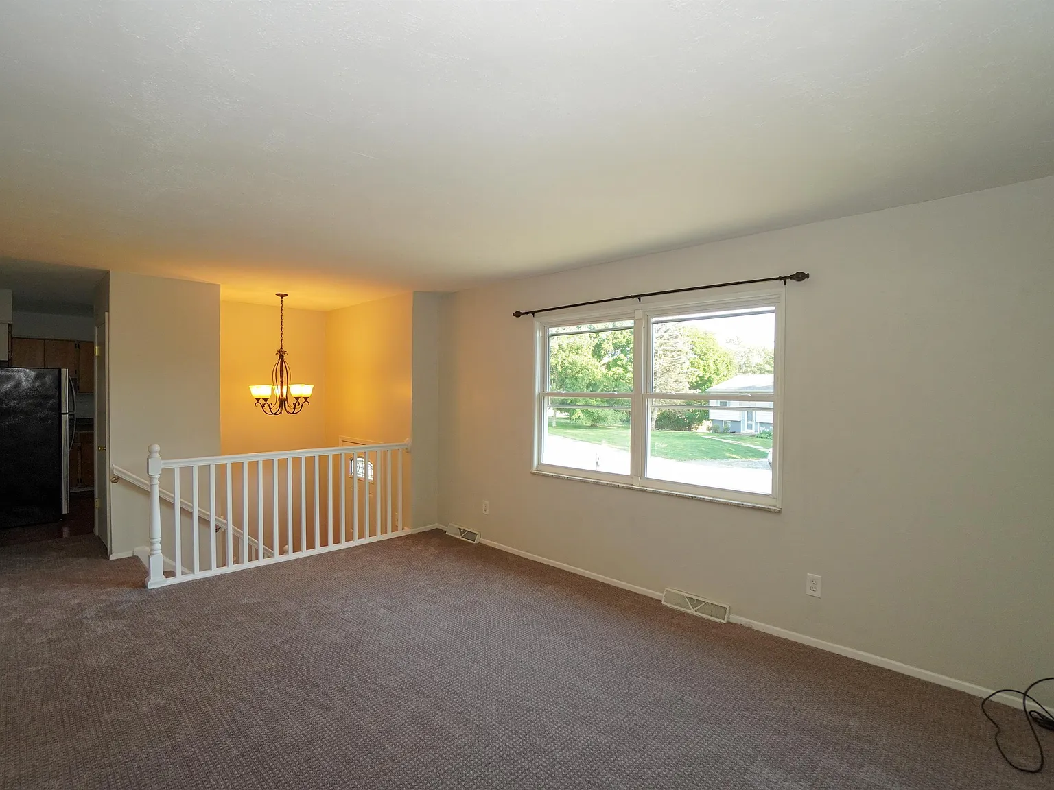 394 Mary Street - 1 — Photo 3