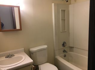 237 Lake Ave NW APT 22, Hartville, OH 44632