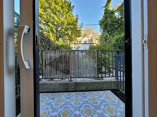 1534 Putnam Avenue image 10 of 12