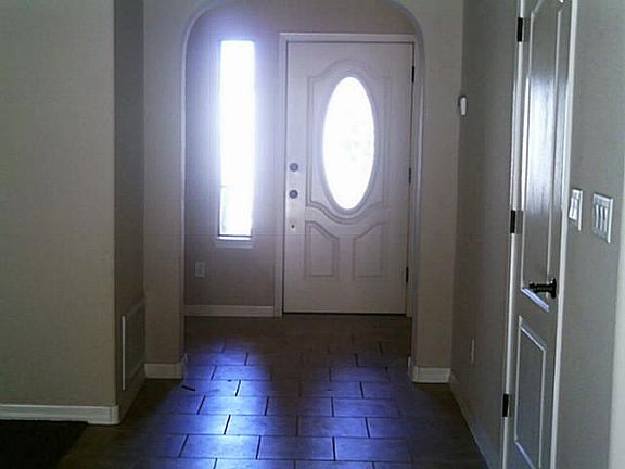 3rd image of 4204 Camelot Heights Dr