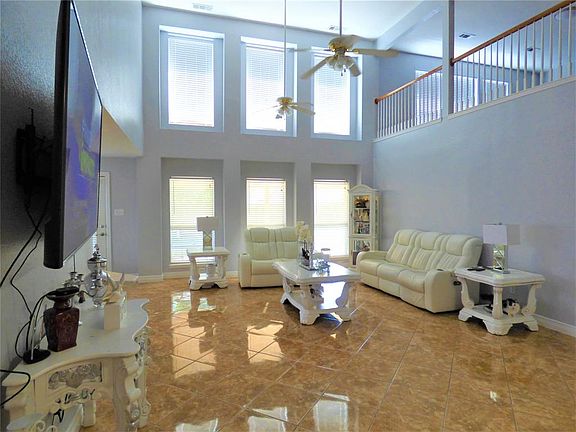 5th image of 6726 Silvercrest Dr