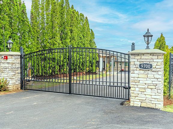 4th image of 9700 SE Castle Ct