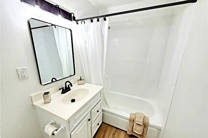 16220 McKinley Ave #HOUSE — Photo 10