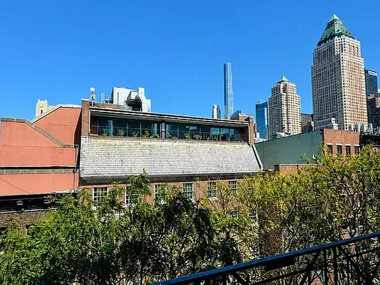 426 W 47th St #4A — Photo 10