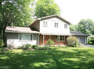 6 N Buys Rd, Muskegon, MI 49445