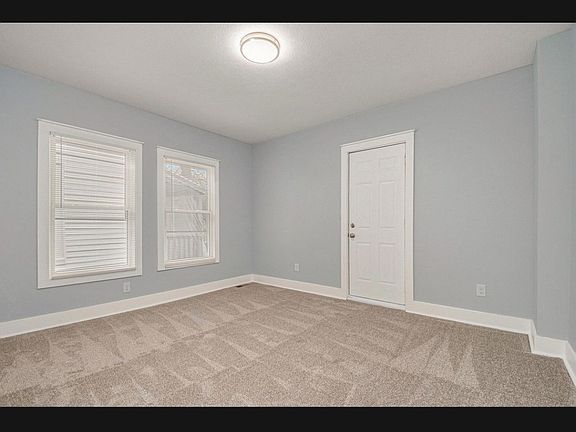 3rd image of 126 Burton St SW #126