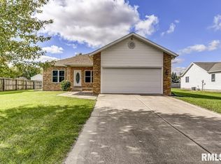 801 N Bitterroot Ct, Athens, IL 62613