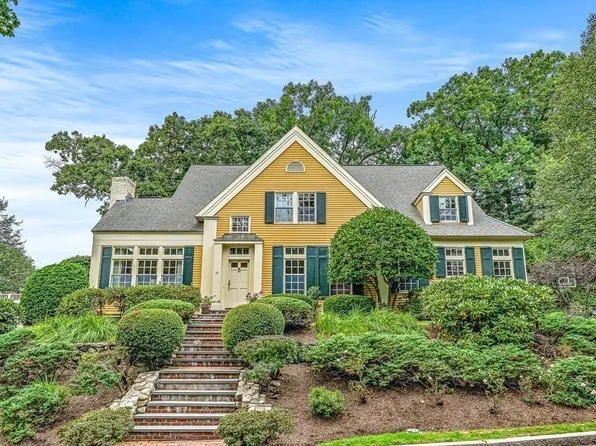 27 Brooks St, Winchester, MA 01890