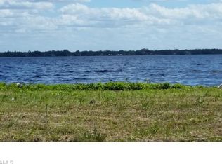 1815 Coral Cir, North Fort Myers, FL 33903