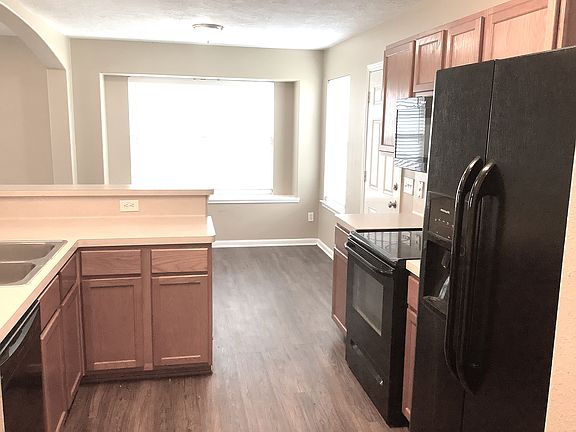 3rd image of 14016 Buckskin Dr