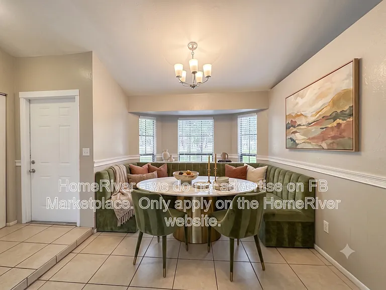 1720 SW 3rd Pl — Photo 4