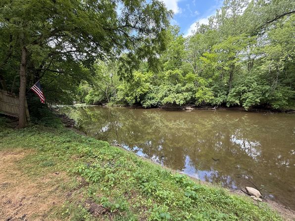 608 Van Buren St APT E