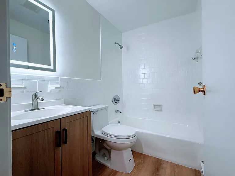 115 W Squantum St #816 — Photo 6