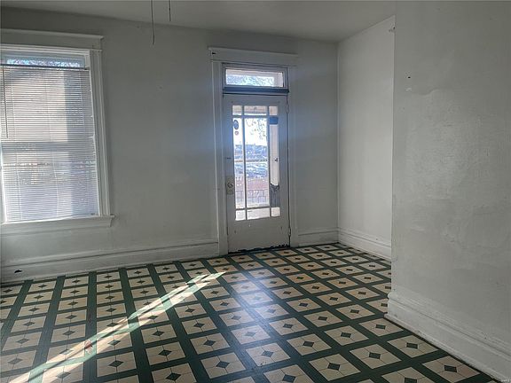 4th image of 3935 Gravois Ave