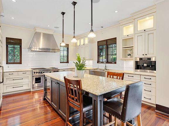 2nd image of 1807 Acadia Rd