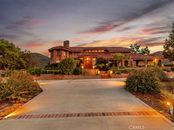 1300 Hidden Springs Dr, Corona, CA 92881