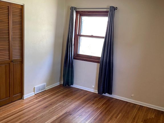 4th image of 1074 Beatrice St #1
