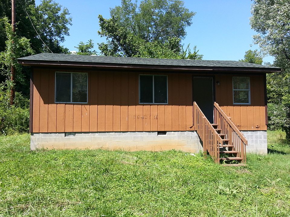 1st image of 1115 Spruce Dr