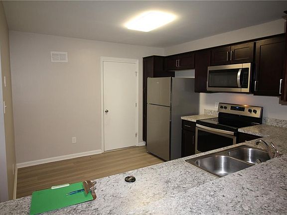 3rd image of 4727 Sweetwood Ct